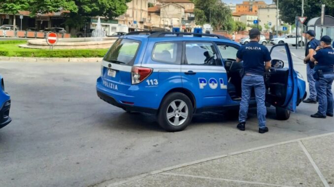 Contrasto microcriminalità e occupazioni abusive denuncia per un gambiano