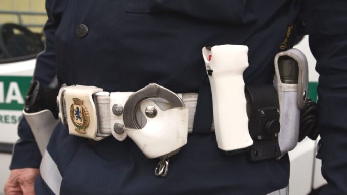 Spray al peperoncino e taser agli agenti della Polizia locale di Perugia