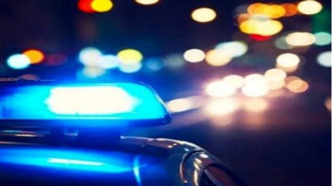 Accoltella la compagna nella notte a Piazza Grimana, caccia all'uomo