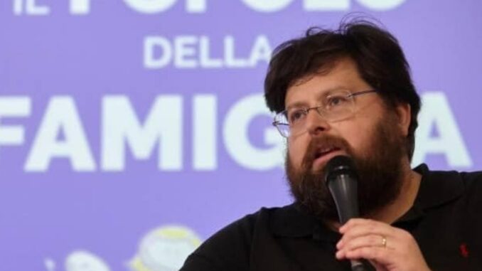 Atto nascita bimbo con 2 madri, Popolo Famiglia chiede annullamento