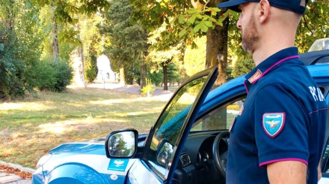 Denunciato 23enne per tentata rapina era armato e inottemperante