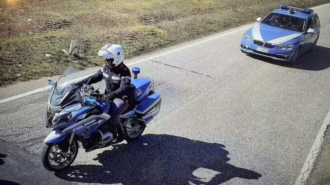 Intestazione fittizia di un'auto, Polstrada denuncia straniero, è un uomo di 31 anni