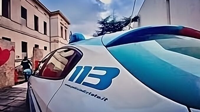 Furto e possesso di oggetti atti ad offendere, denunciato un 55enne