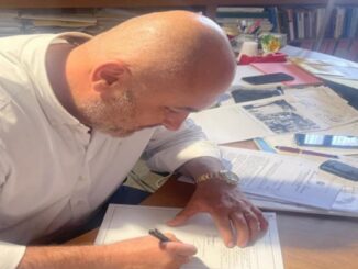 Bimbo con due madri, Bandecchi lo iscrive nel Registro stato civile