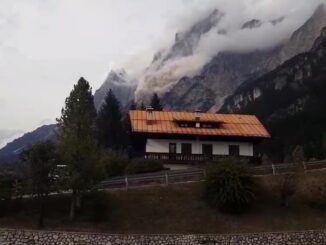 Impressionante frana si stacca dal Sorapiss sopra San Vito di Cadore