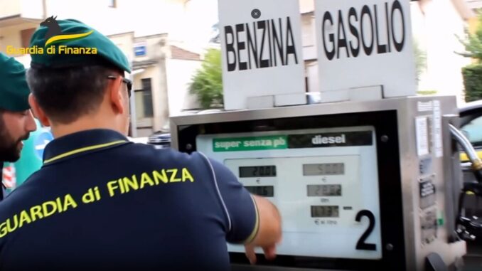 Controlli prezzi carburanti 659 su 2.424 verifiche effettuate in Italia