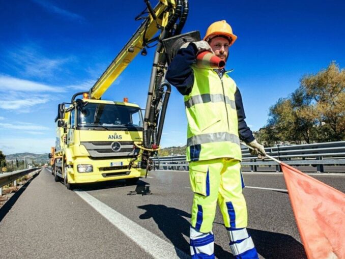 строитель умных дорог