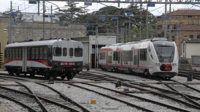 Treni elettrici Minuetto fermi a Umbertide comincia la rigenerazione