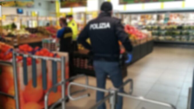 Furto in supermercato: 27enne ecuadoriano denunciato