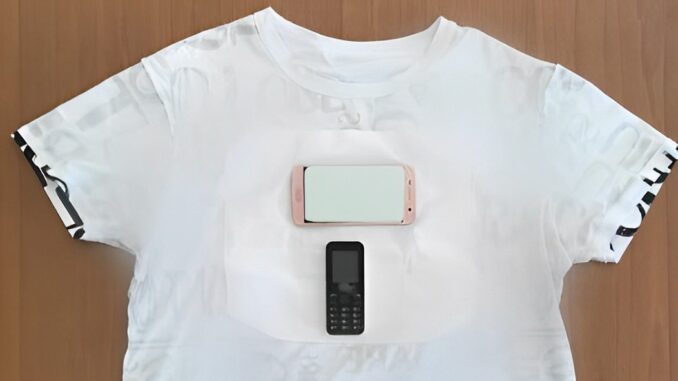 41enne va a dare l'esame di guida con il telefono cellulare nascosto