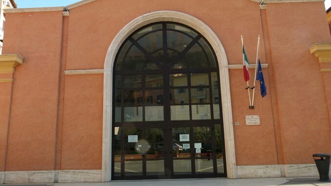 Chiesti 15 anni per il pasticcere accusato di 42 molestie