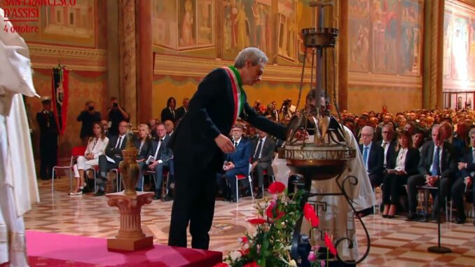 Gianni Nuti, sindaco Aosta, lampada votiva, festa San Francesco