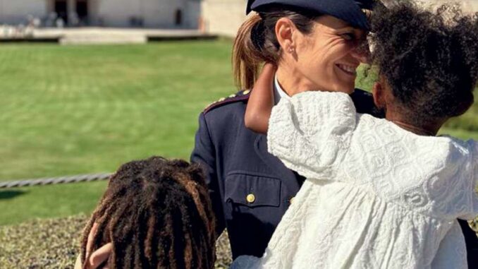 Francesca Di Luca vicequestore ha adottato due bimbi dalla pelle scura