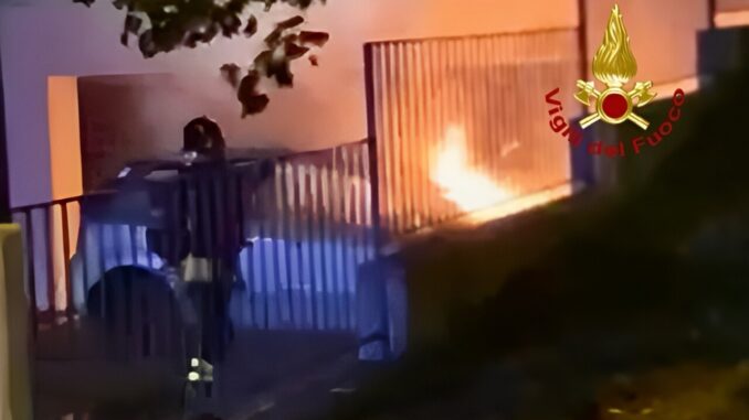 Incendio autovettura a Gualdo Tadino, nessun ferito