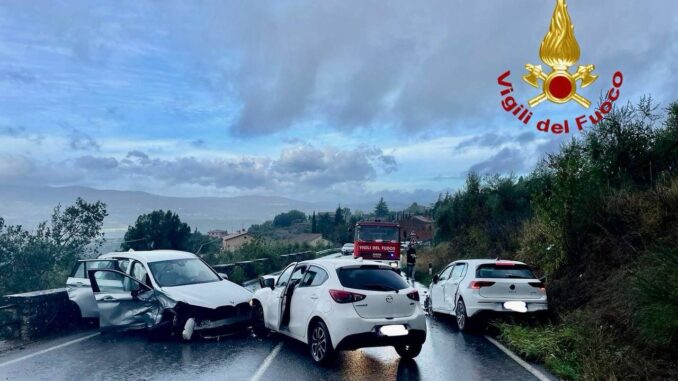 Incidente stradale sulla SS71 a Città della Pieve: tre persone coinvolte, nessun ferito grave
