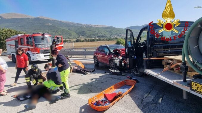 Incidente stradale a Gualdo Tadino: 3 persone gravemente ferite