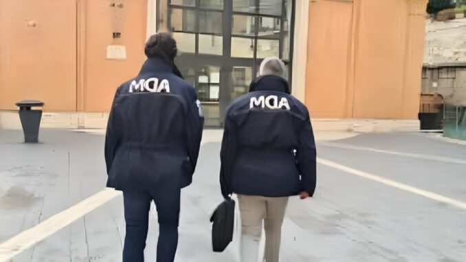 Commerciante abbigliamento evade Iva danno 900 mila euro