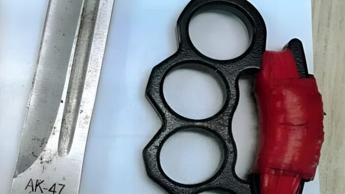 Tirapugni e coltelli in stazione, scatta denuncia all'autorità giudiziaria