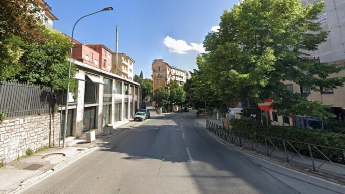Lite sanguinaria a Fontivegge, compaiono coltelli e un machete