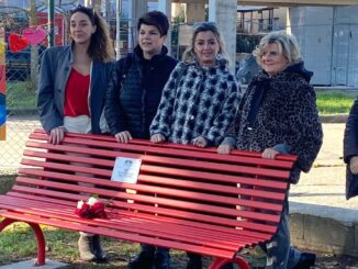 Ponte Pattoli accoglie Panchina Rossa, rifiuto violenza su donne