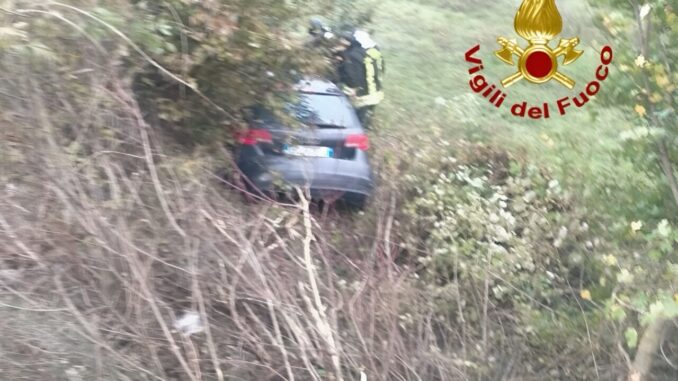 Incidente stradale vicino a San Marco, auto in una scarpata