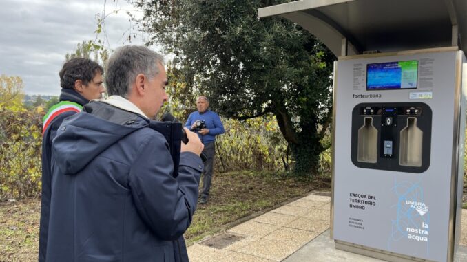 Fonte Urbana, inaugurata a Castel del Piano la decima casetta dell’acqua nel comune di Perugia