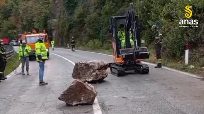 La Tre Valli Umbre chiusa a Borgo Cerreto per caduta di alcuni massi