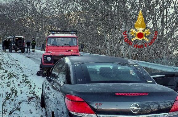 Autovetture bloccate dal ghiaccio a Val di Ranco, Monte Cucco