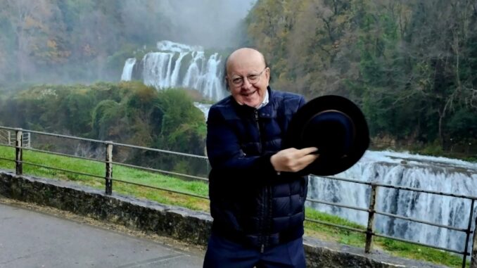 Massimo Boldi, visita a sorpresa alla Cascata delle Marmore