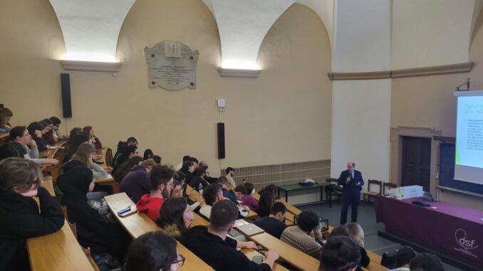 Seminario per discutere ruolo crescente delle farmacie