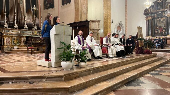 Celebrata in cattedrale la Veglia diocesana di Avvento dei giovani