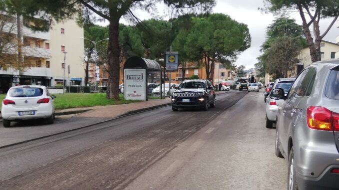 Asfalto a sorpresa a Ponte, via Atalanta risplende e Bixio attende