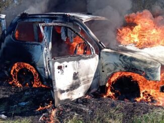 A fuoco auto di cacciatore a Orvieto, mezzo divorato dalle fiamme