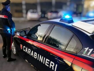 Morde e strappa l'orecchio al suo ex, è divieto di avvicinamento