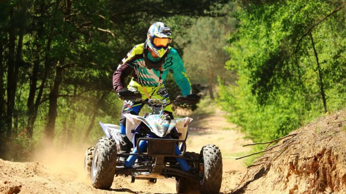 Abrogazione veicoli motore su sentieri: emendamento decisivo
