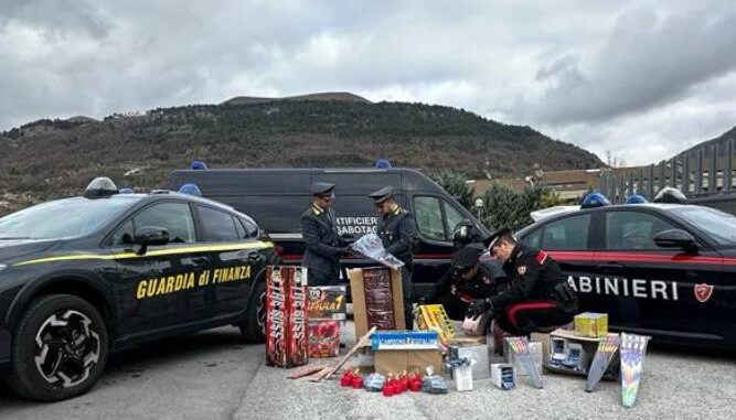 https://www.umbriajournal.com/cronaca/vendeva-illegalmente-fuochi-dartificio-a-gualdo-tadino-533652/