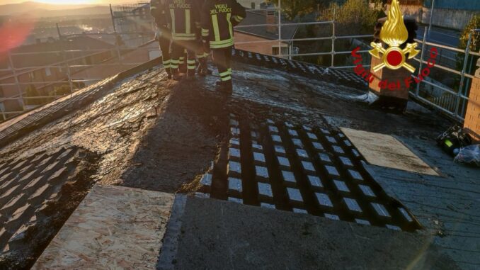 Incendio a San Sisto durante lavori di rifacimento del tetto