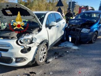 Incidente stradale a Collestrada: tre auto coinvolte e un ferito lieve