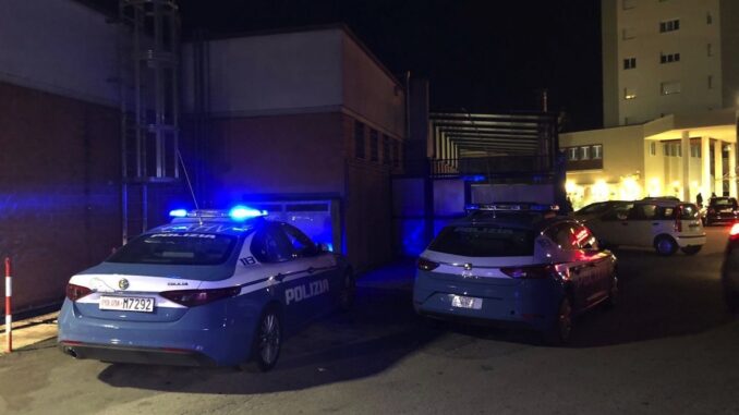 Preso il rapinatore con l’accetta, genitori riconoscono la bici: "Quel rapinatore è nostro figlio"