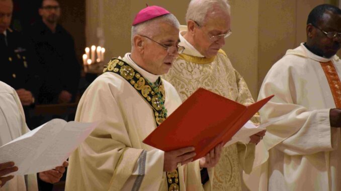 Vescovo Francesco Antonio Soddu messaggio di speranza nelle tenebre