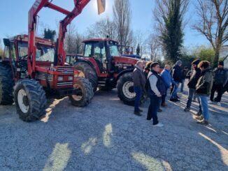 Agricoltori umbri in protesta, trattori in marcia per difendere la terra