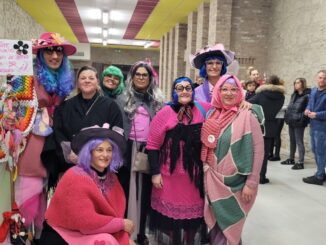 Vivo a Colori, circa 400 calze regalate al secondo raduno della Befana in rosa