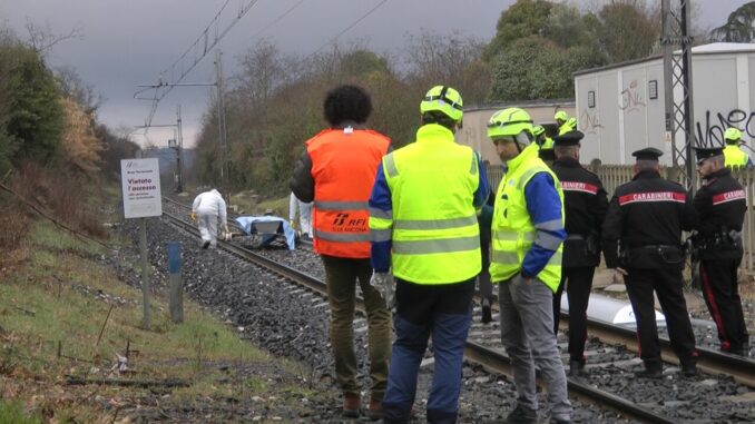 Incidente ferroviario, ragazza di 29 anni muore sotto al treno Perugia Foligno
