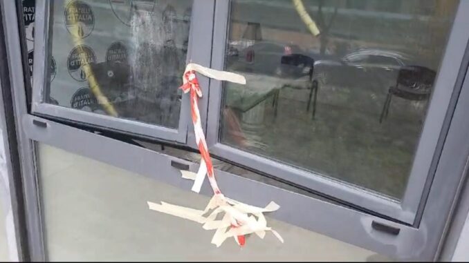 Nuovo atti vandalici alla sede di Fratelli d'Italia a Perugia