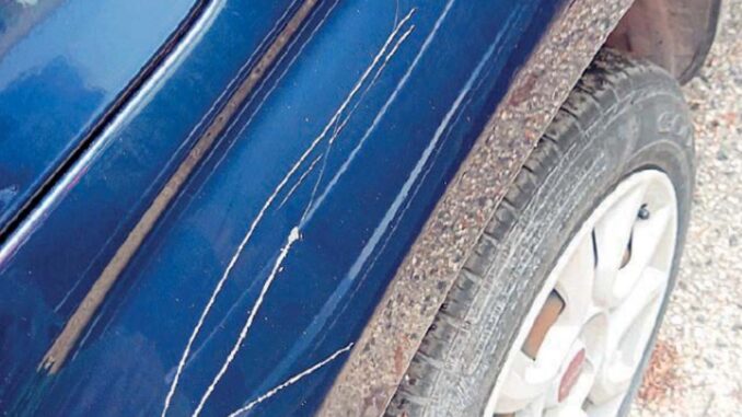 Auto danneggiate in piena notte a Foligno, vandali tornano in azione