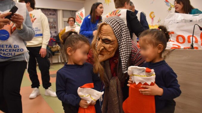 La festa della Befana della San Vincenzo De' Paoli, divertimento e doni per bambini