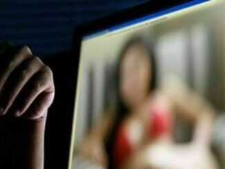 Ricatto sessuale, 3mila € o riveliamo chat con escort a tua moglie