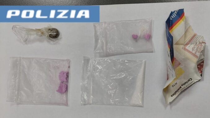 Minorenne fermato con droga, denuncia della Polizia di Stato