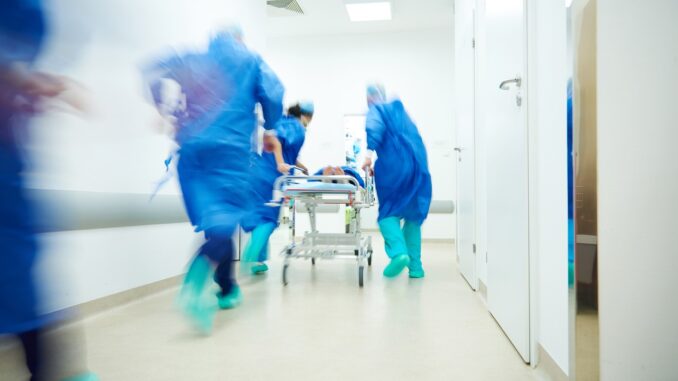 Botti di Capodanno, amputato dito ad una donna di Assisi