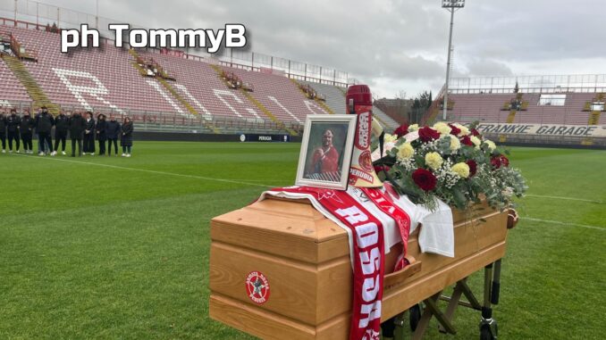 Perugia celebra funerali Mimmo Pucciarini, simbolo tifoseria Grifo